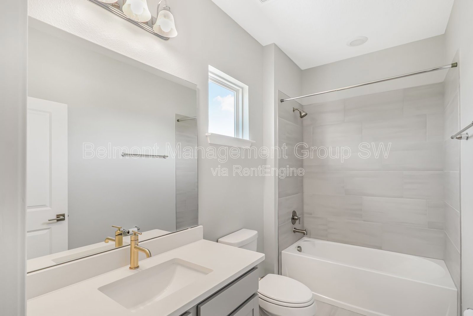 4/3.5 Hidden Gem in Gorgeous Deer Island! property image