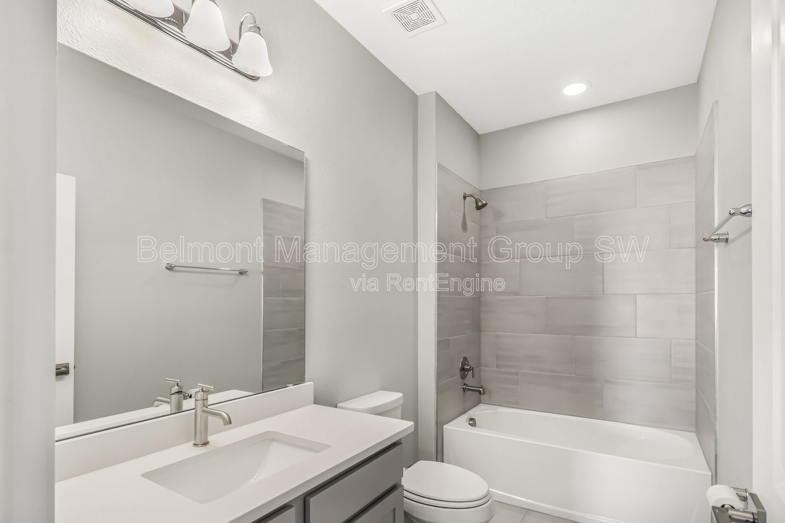 4/3.5 Hidden Gem in Gorgeous Deer Island! property image