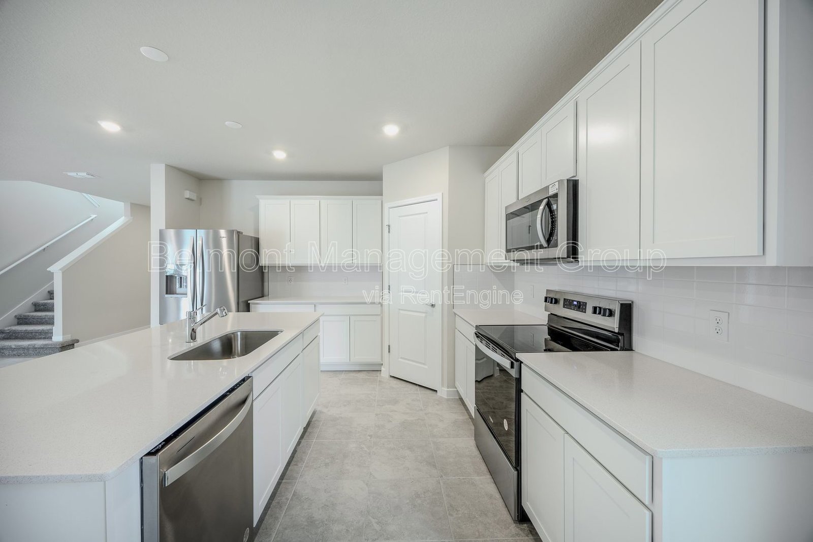 Stunning 5 bed/ 3 Bath Home for Rent in St. Cloud! RENT BY JULY 15TH AND RECEIVE 2-WEEKS OFF YOUR FIRST MONTH! property image