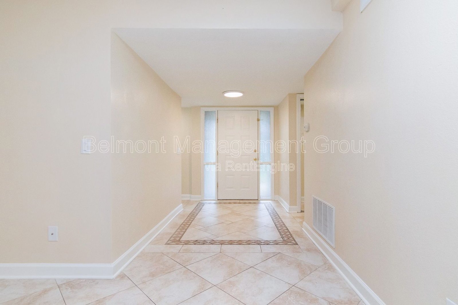 Beautiful 3 Bed/2 Bath Lakefront Townhome FOR RENT at Sausalito Shores in Casselberry! property image