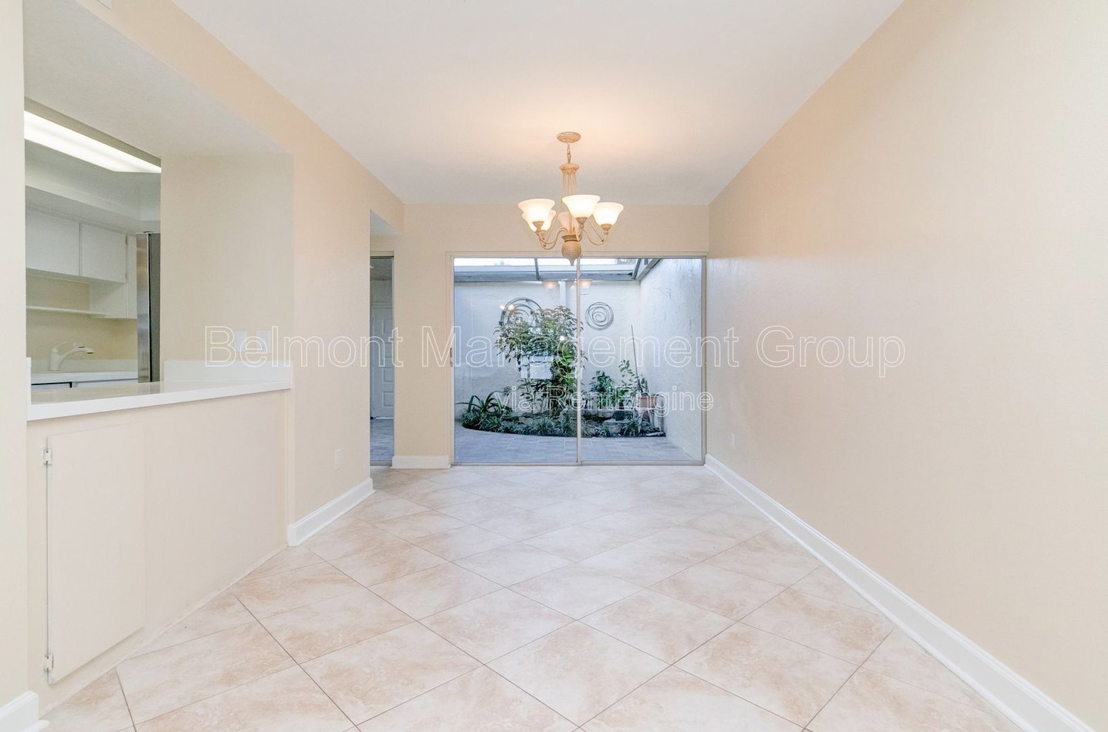 Beautiful 3 Bed/2 Bath Lakefront Townhome FOR RENT at Sausalito Shores in Casselberry! property image