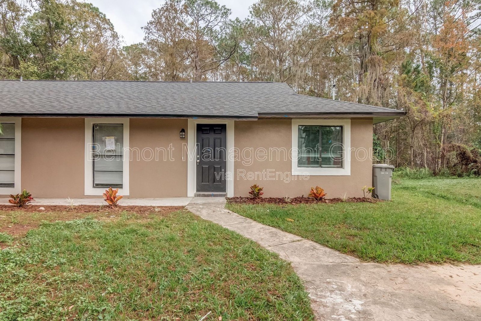 Charming 2 Bed /2 Bath home for rent in Waterford Lakes! Free Application Fee for Students and Service Industry Professionals! property image