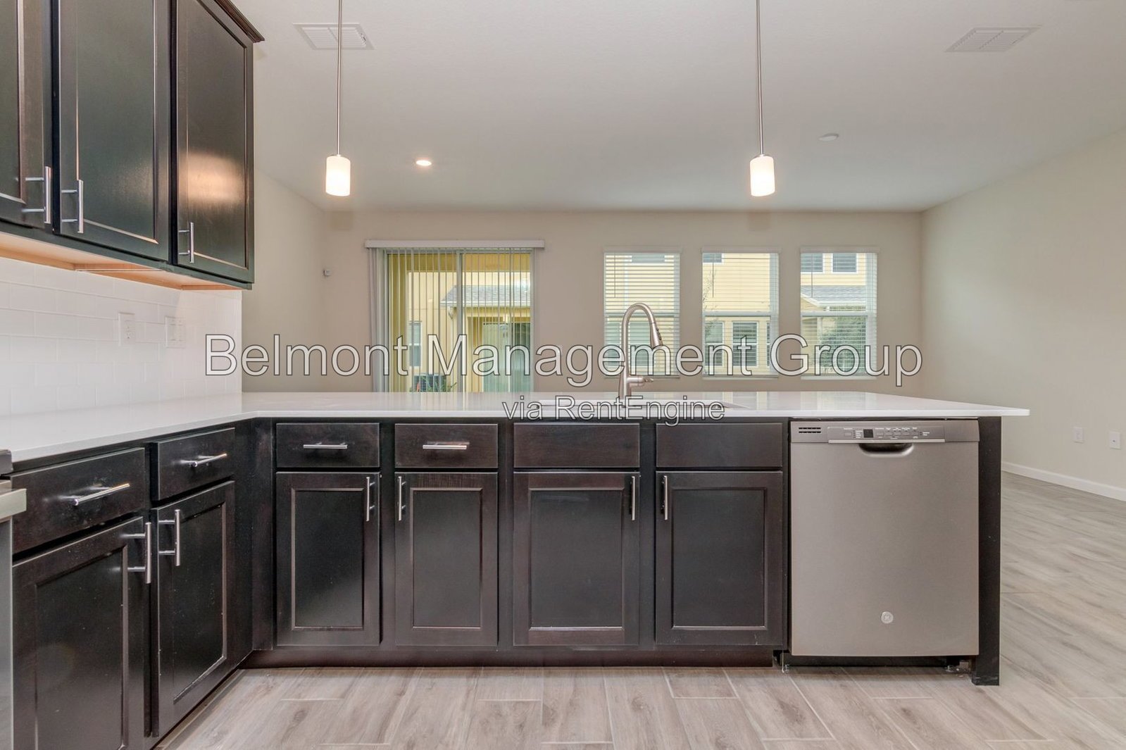 Spacious 3/2.5 Townhome for Rent near Waterford Lakes! property image