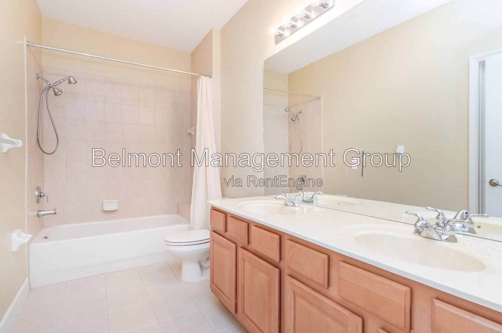 Gorgeous corner 3/2.5 Townhome in the exclusive community of Bella Notte @ Viscaya! property image