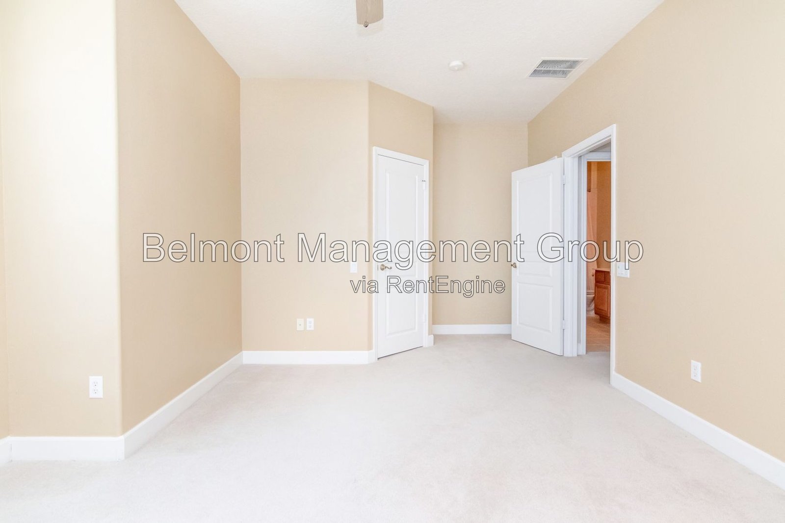 Gorgeous corner 3/2.5 Townhome in the exclusive community of Bella Notte @ Viscaya! property image