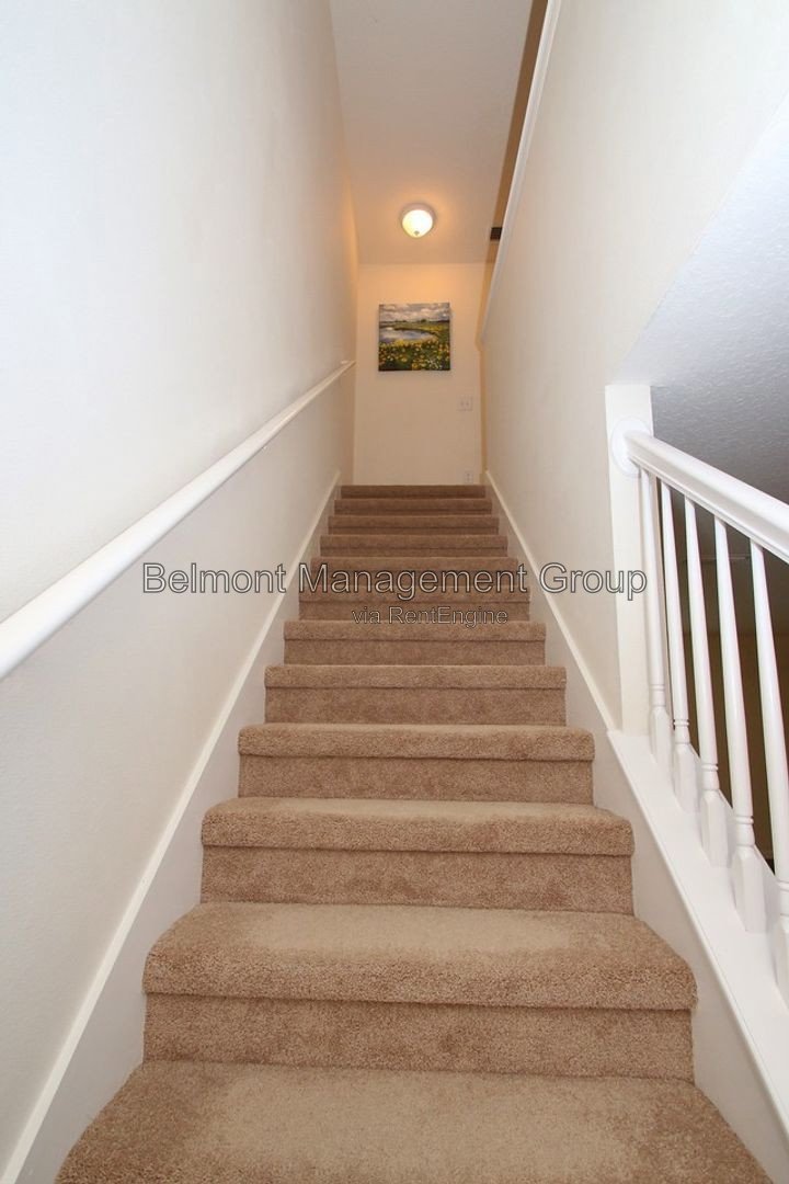 Beautiful 3/2.5 Townhome For Rent at Chatham Place in the Heart of Orlando! Rent by September 1st and Receive 50% Off First Month! property image