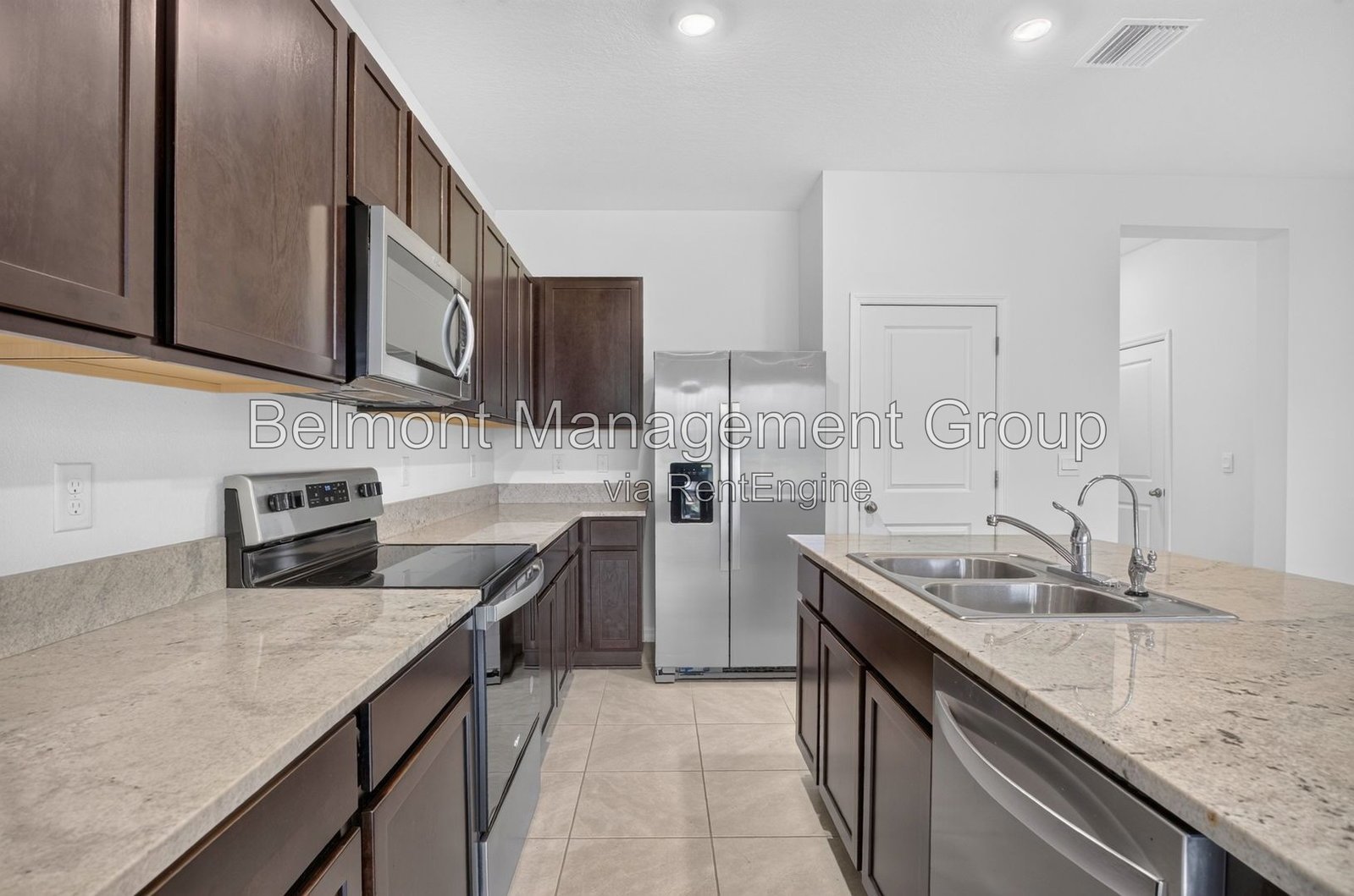 Move-in Ready 3-Bed, 2.5 Bath DR Horton Townhome in Avalon Park Wesley Chapel! property image