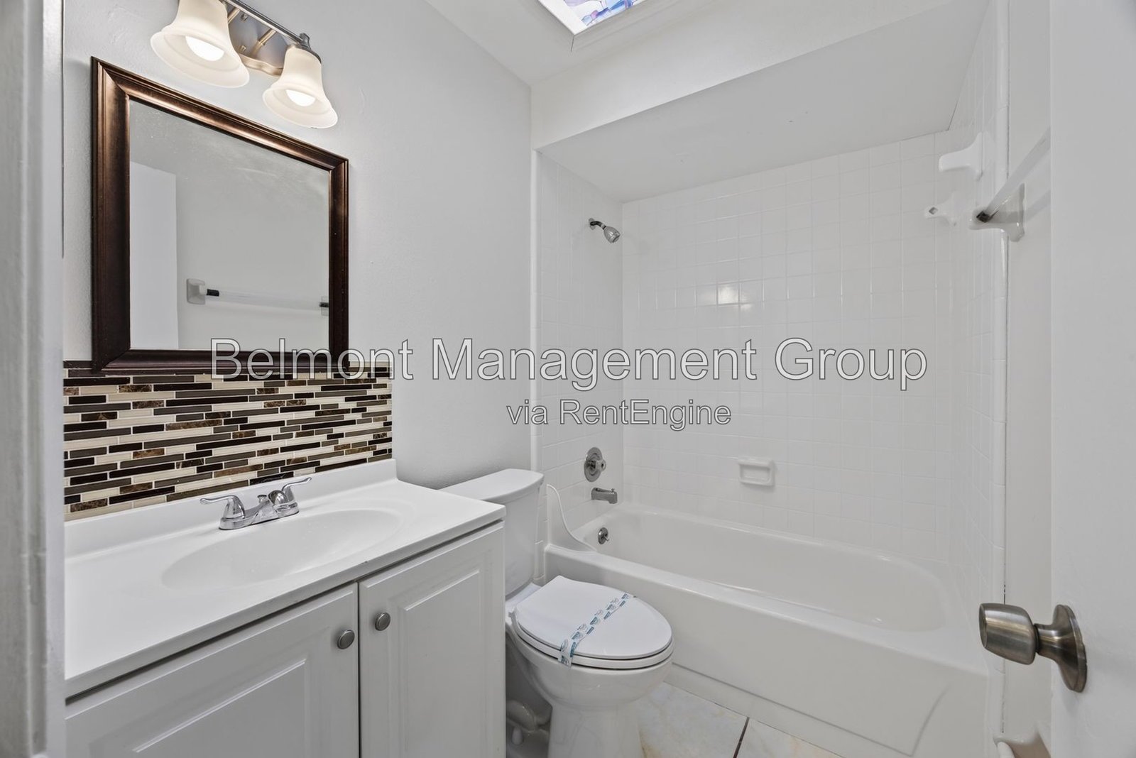 Spacious 2-Bed, 2-Bath Villa For rent with Large Fenced Backyard! property image