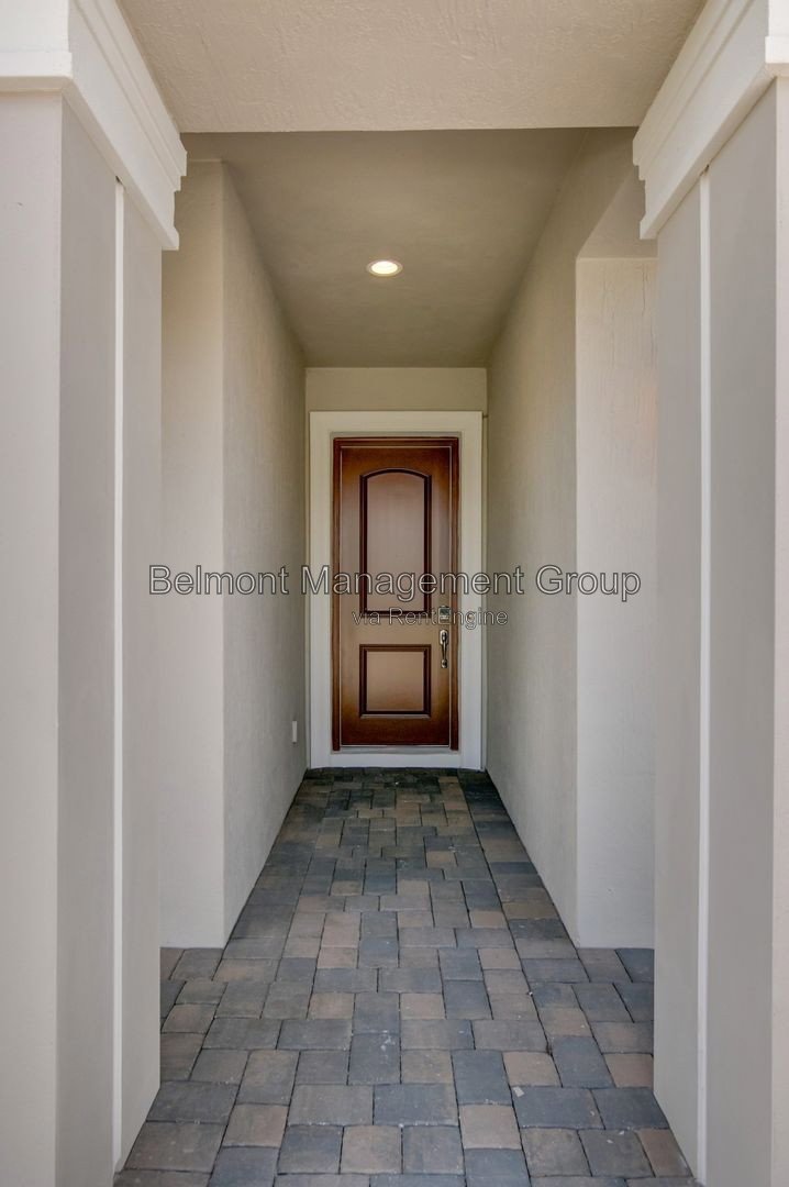 Gorgeous 5bed/5bath Home FOR RENT at Eagle Creek Community! property image