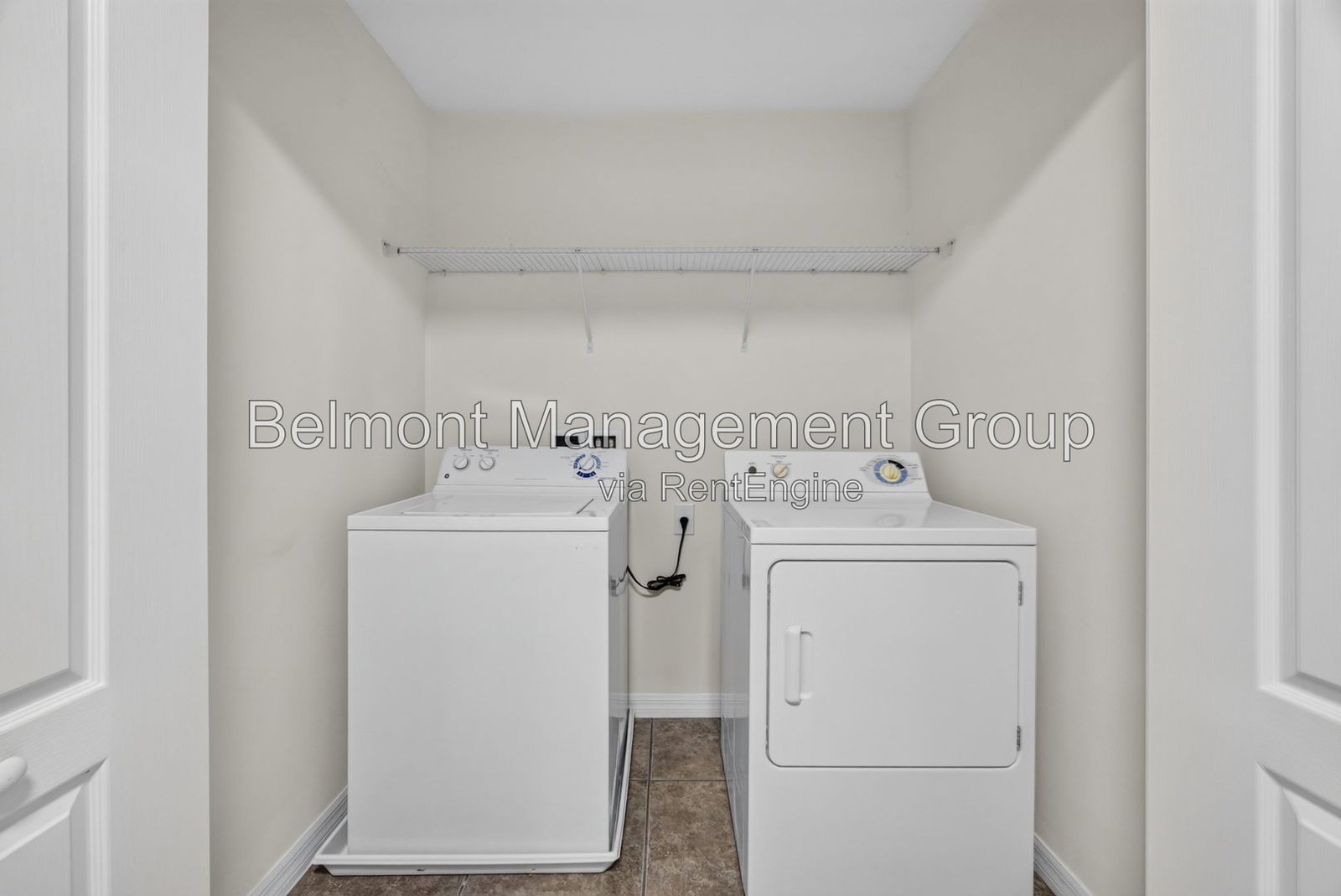 Beautiful 3/2.5 Townhome For Rent at Chatham Place in the Heart of Orlando! Rent Now and Enjoy Half a Month's Rent Free! property image
