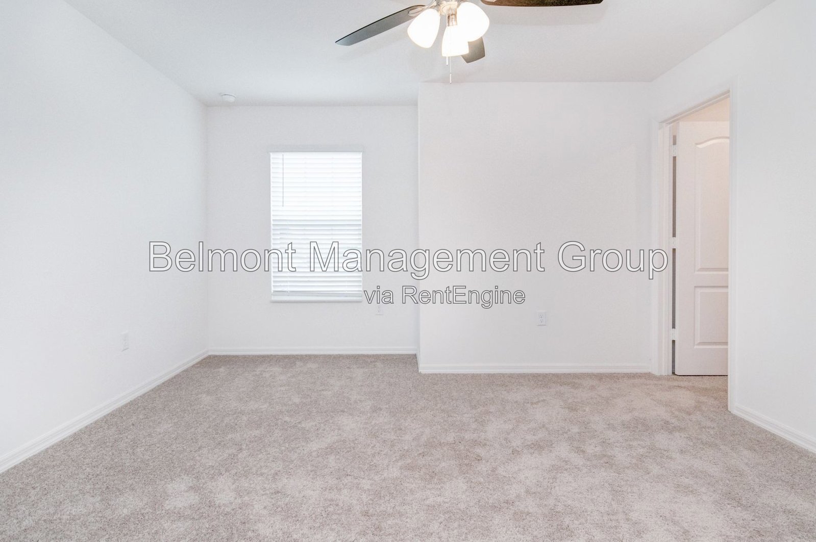Lovely 2 Bed/2.5 Bath Townhome FOR RENT in the Hamlets of Tavares Community! property image
