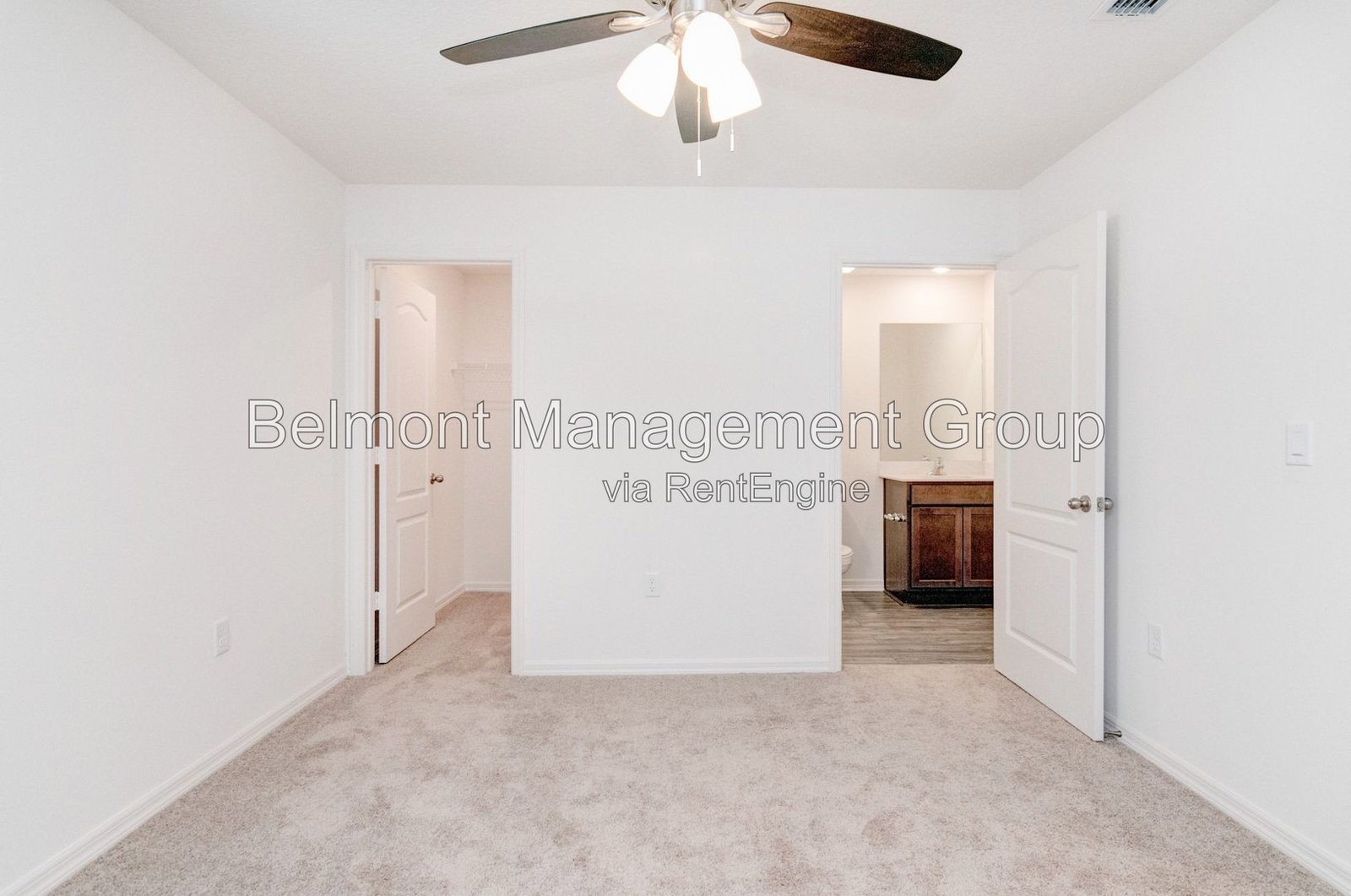 Lovely 2 Bed/2.5 Bath Townhome FOR RENT in the Hamlets of Tavares Community! property image