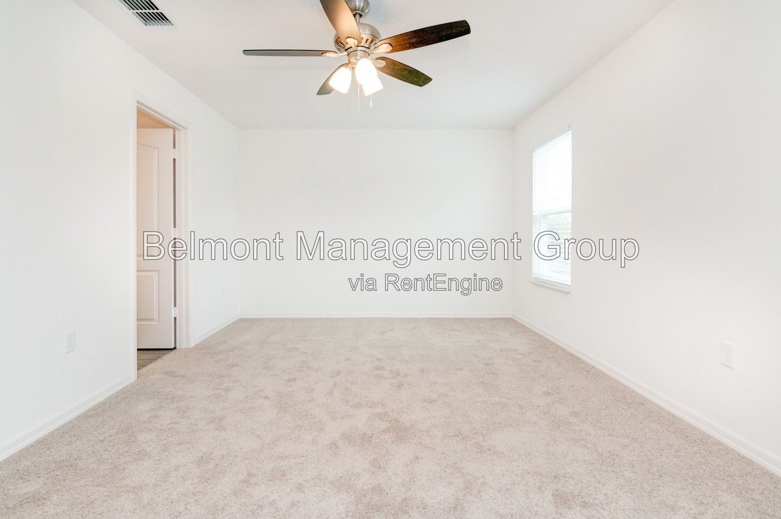 Lovely 2 Bed/2.5 Bath Townhome FOR RENT in the Hamlets of Tavares Community! property image