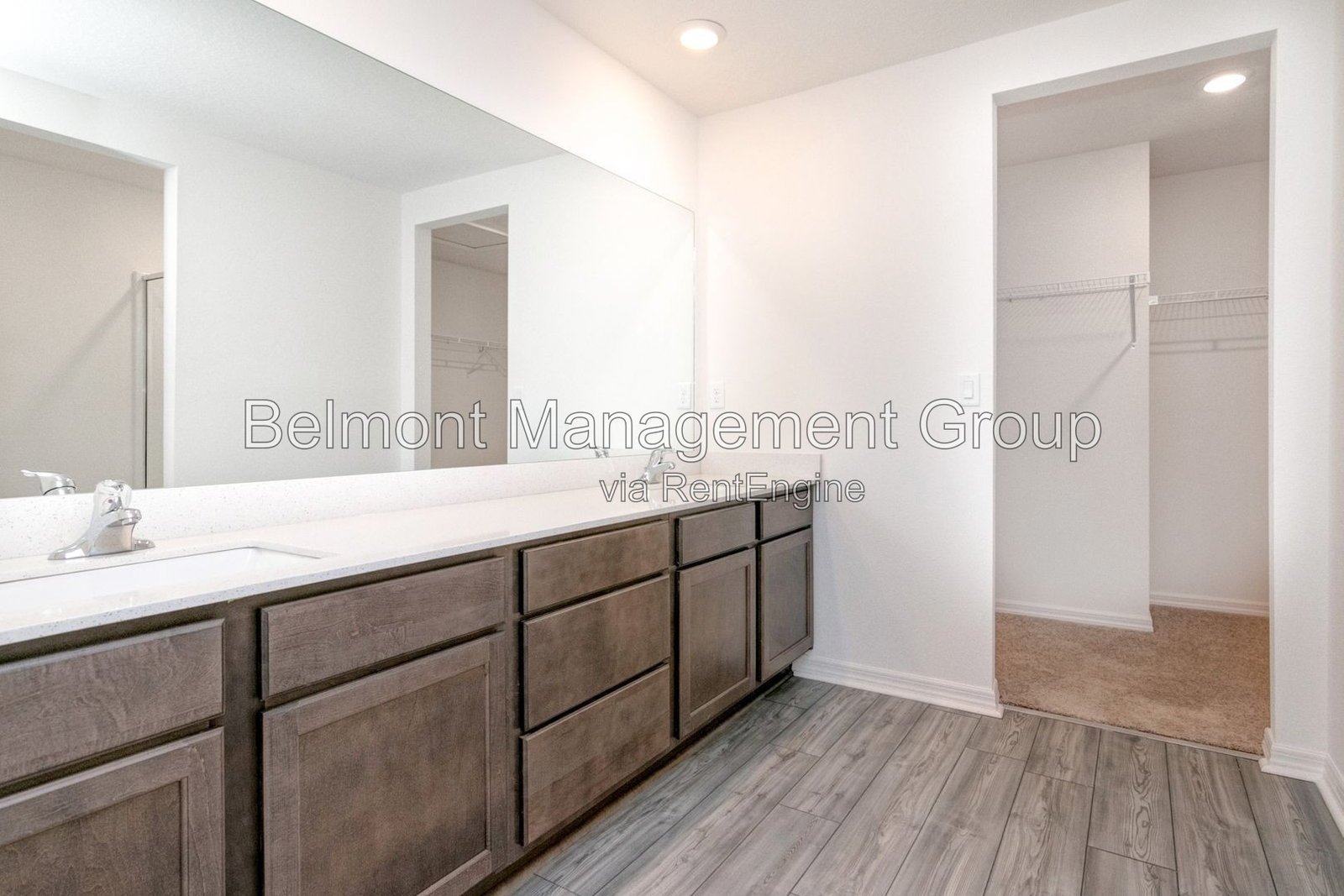 Lovely 2 Bed/2.5 Bath Townhome FOR RENT in the Hamlets of Tavares Community! property image