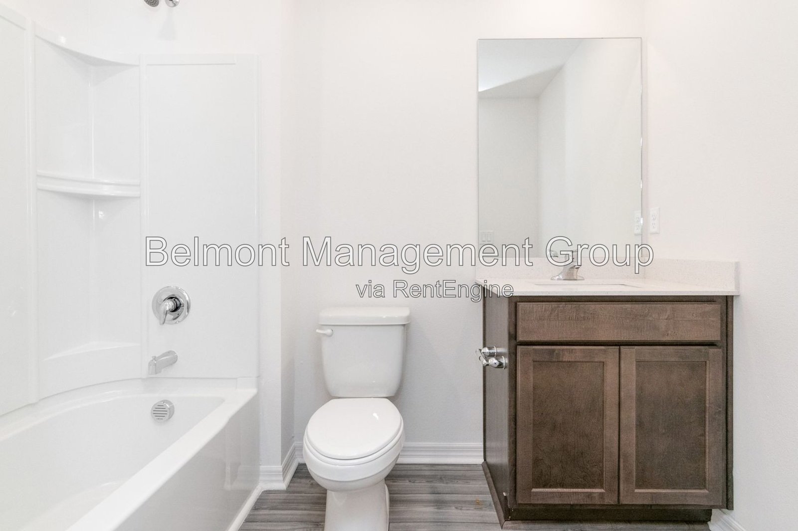 Lovely 2 Bed/2.5 Bath Townhome FOR RENT in the Hamlets of Tavares Community! property image