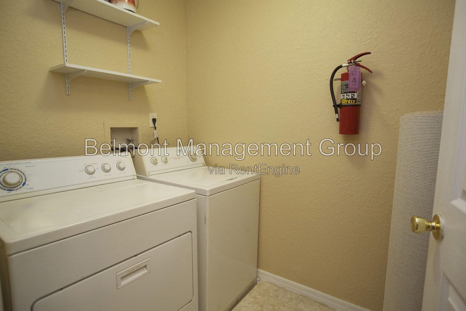 Charming 2 Bed 2 Bath Condo for Rent @ Parkview Village Condominiums - Across the street from Full Sail University! property image