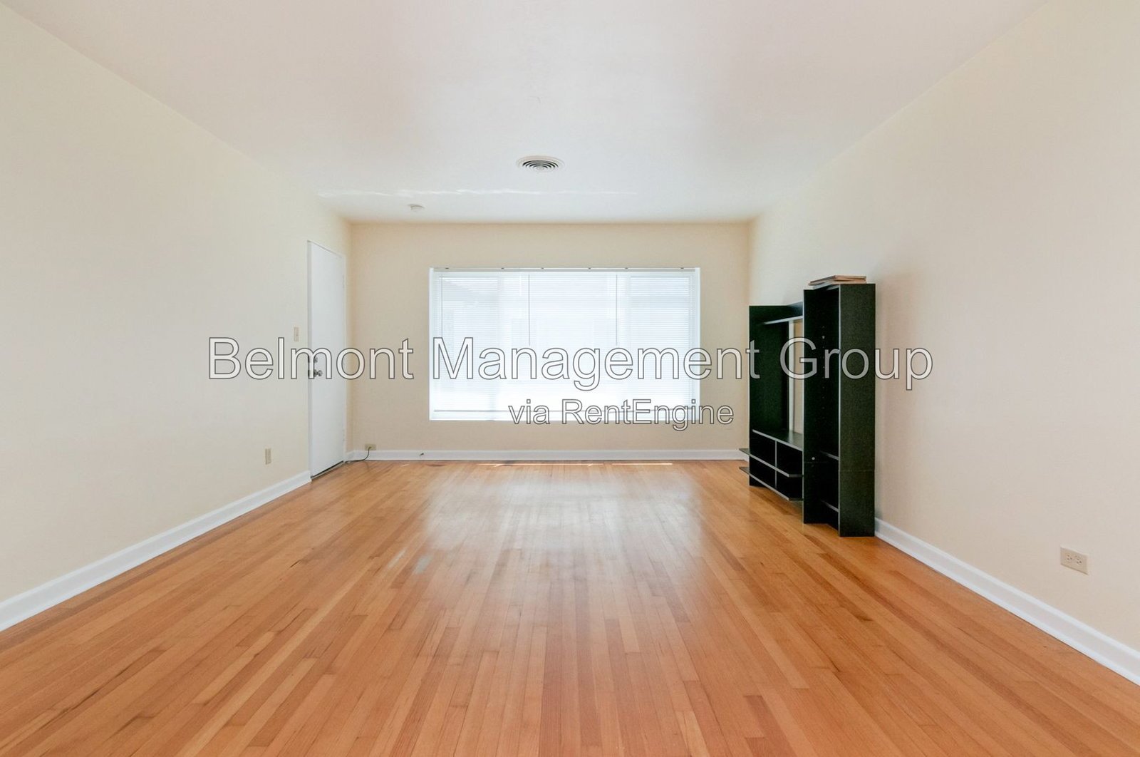 Beautiful 2/1 Apartment in the Heart of SODO District of Orlando! Rent Now and Get 2-Weeks Off First Month and Free Application Fee for the Healthcare and Service Industry! property image