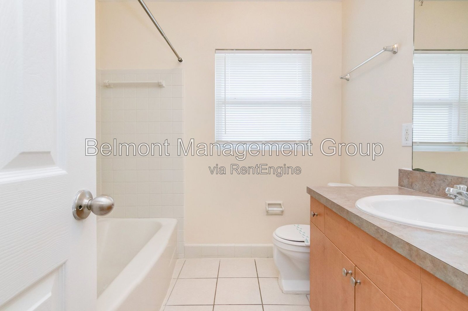 Beautiful 2/1 Apartment in the Heart of SODO District of Orlando! Rent Now and Get 2-Weeks Off First Month and Free Application Fee for the Healthcare and Service Industry! property image