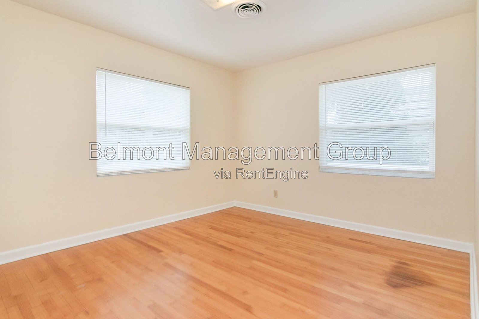 Beautiful 2/1 Apartment in the Heart of SODO District of Orlando! Rent Now and Get 2-Weeks Off First Month and Free Application Fee for the Healthcare and Service Industry! property image